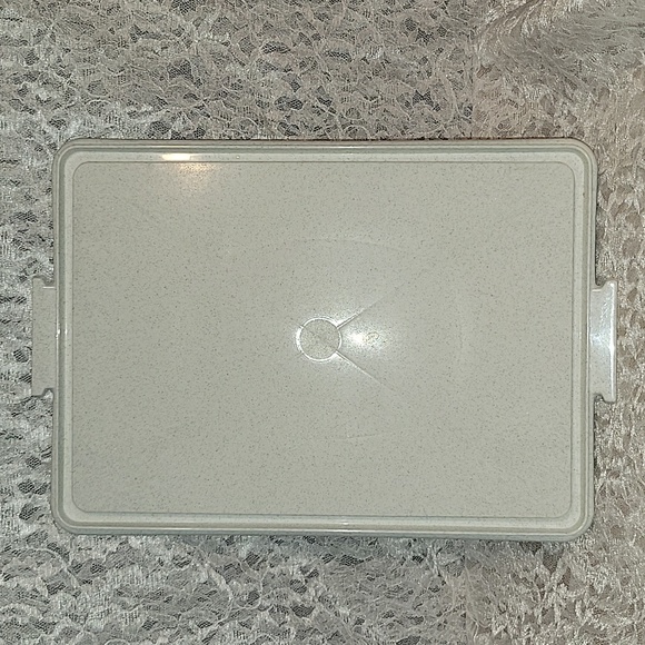 Tupperware: Cake Keeper Container - Picture 8 of 8